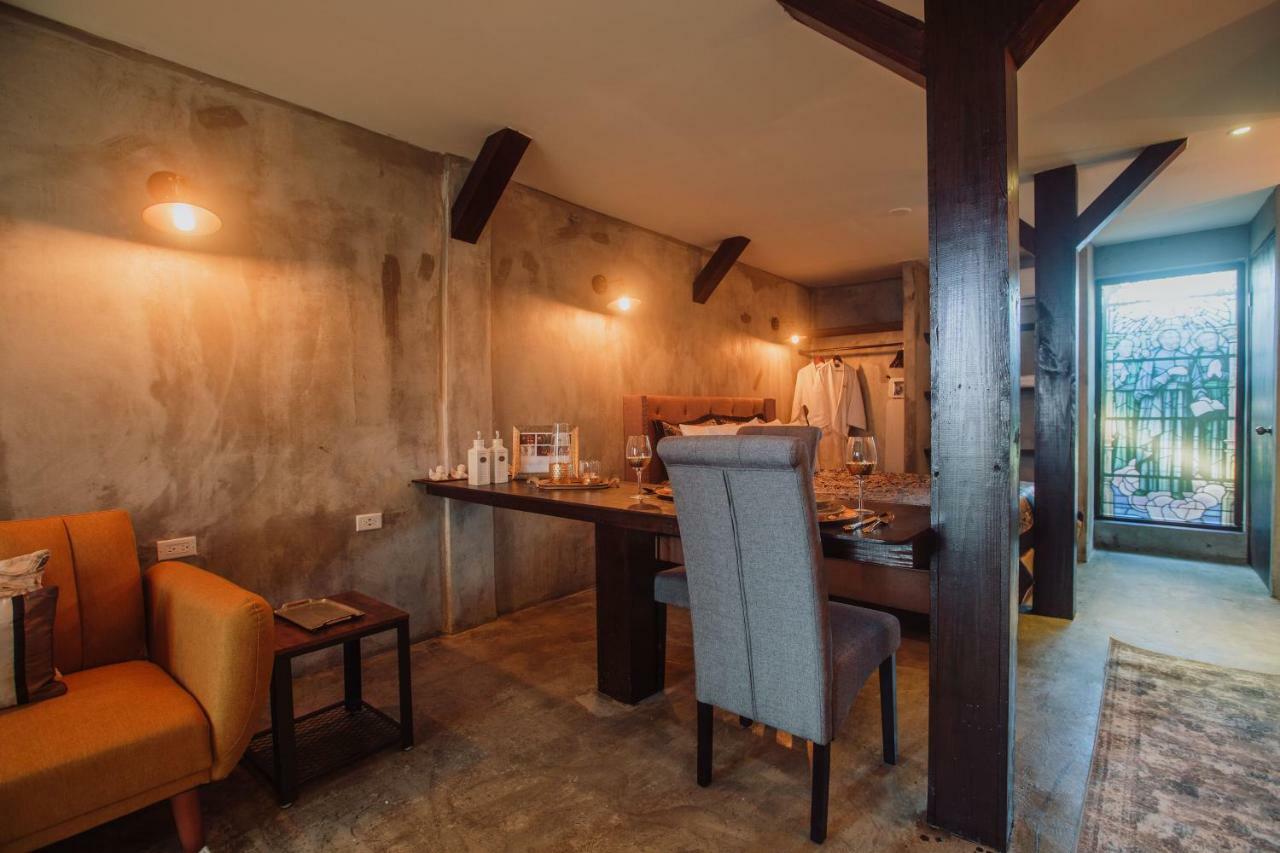 Monastery Suites Oranjestad Ngoại thất bức ảnh