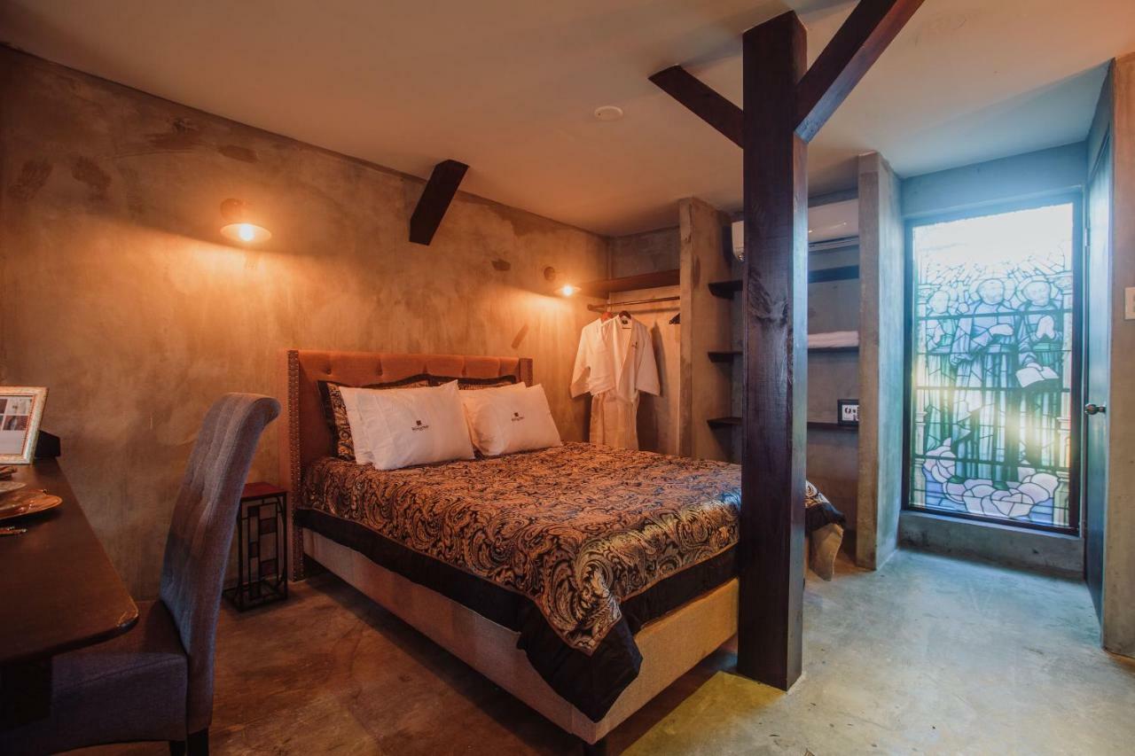 Monastery Suites Oranjestad Ngoại thất bức ảnh