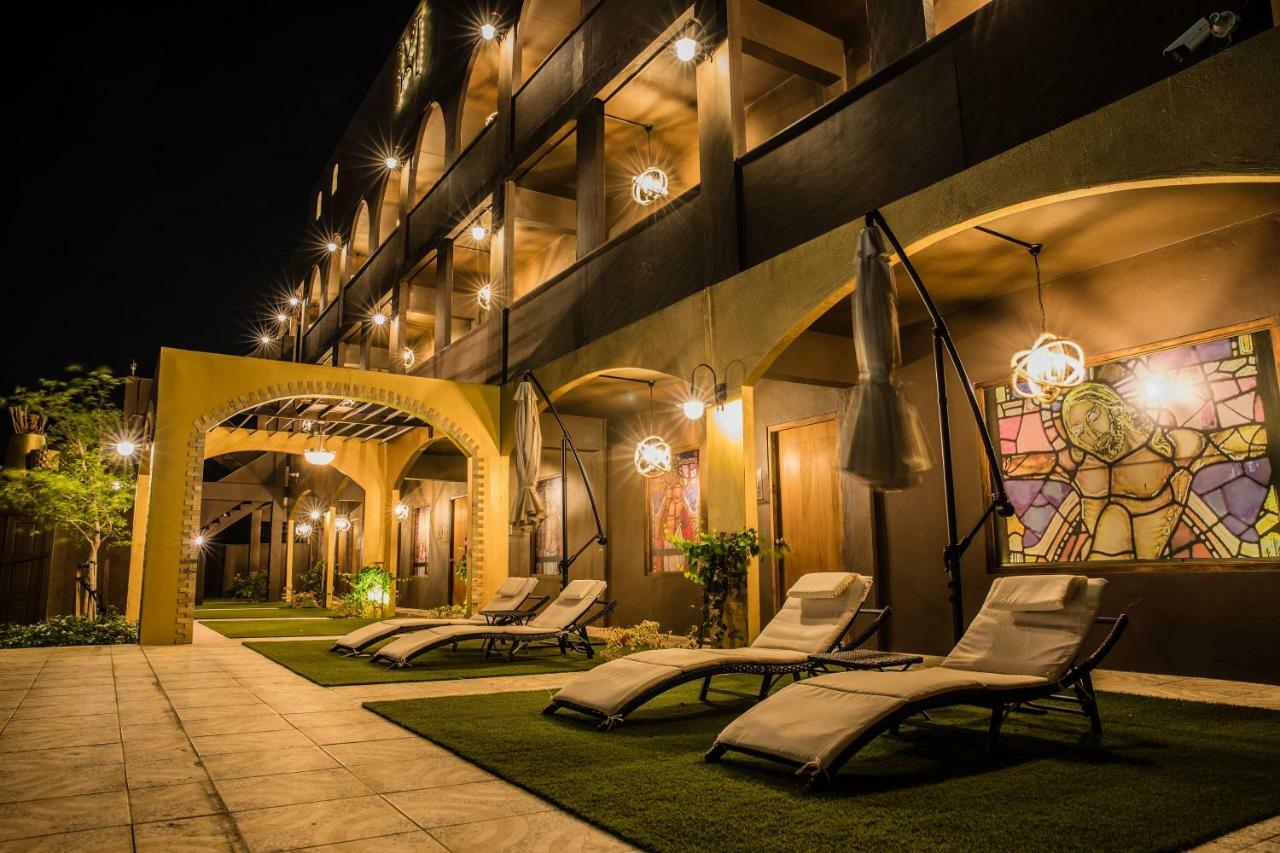 Monastery Suites Oranjestad Ngoại thất bức ảnh