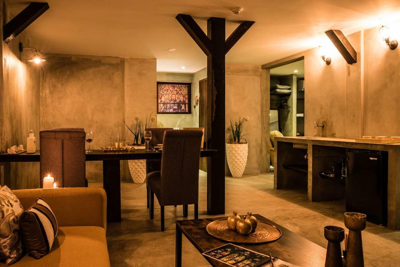Monastery Suites Oranjestad Ngoại thất bức ảnh