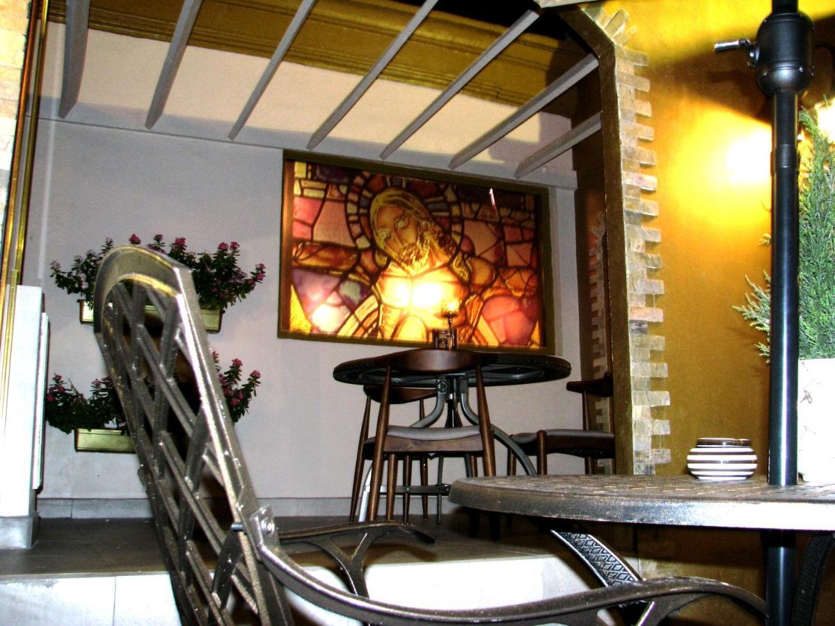 Monastery Suites Oranjestad Ngoại thất bức ảnh