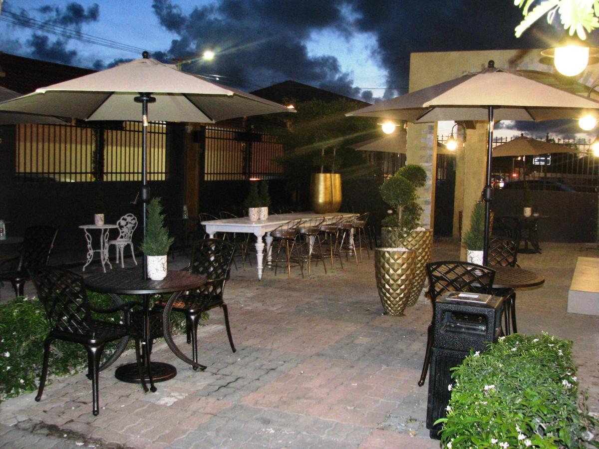 Monastery Suites Oranjestad Ngoại thất bức ảnh